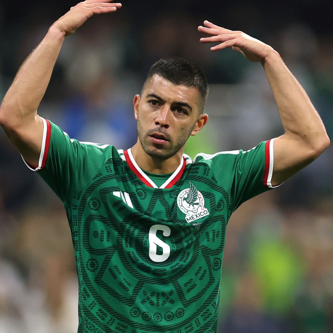Erik Lira durante un partido con la Selección Mexicana